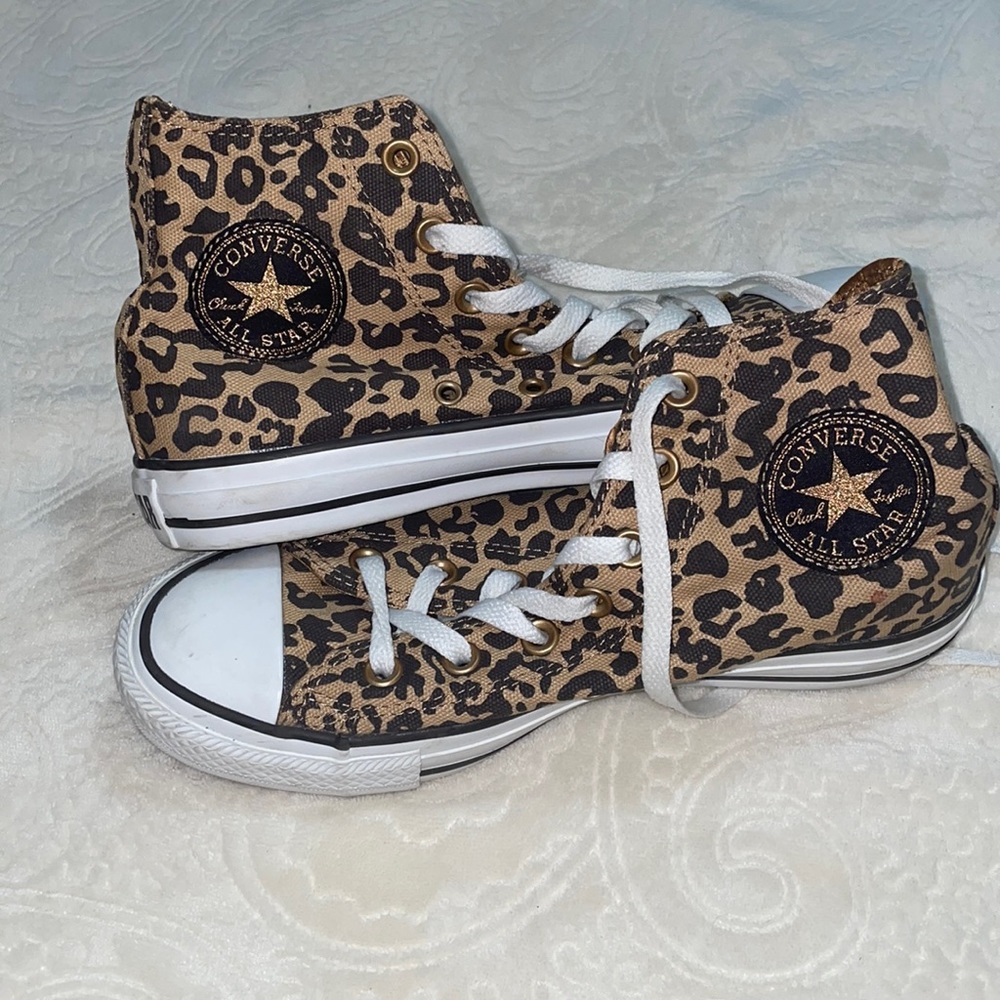 Converse high tops leopard